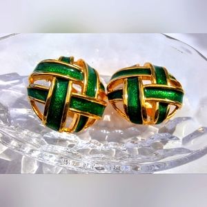 Gorgeous Vintage Enamel Goldtone Knot Weave Clip On Earrings